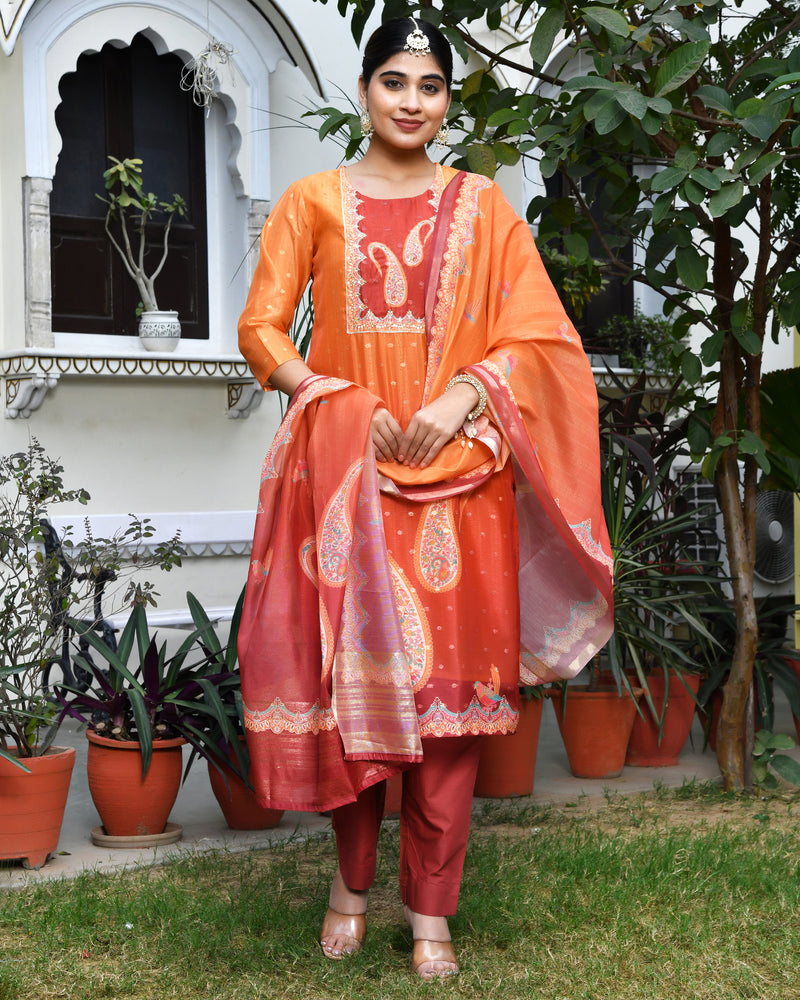 (Vaasva) Women Mul Chanderi orange paisley printed suit set (Set of 5pc)