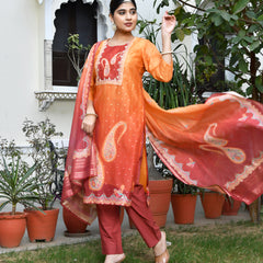 (Vaasva) Women Mul Chanderi orange paisley printed suit set (Set of 5pc)