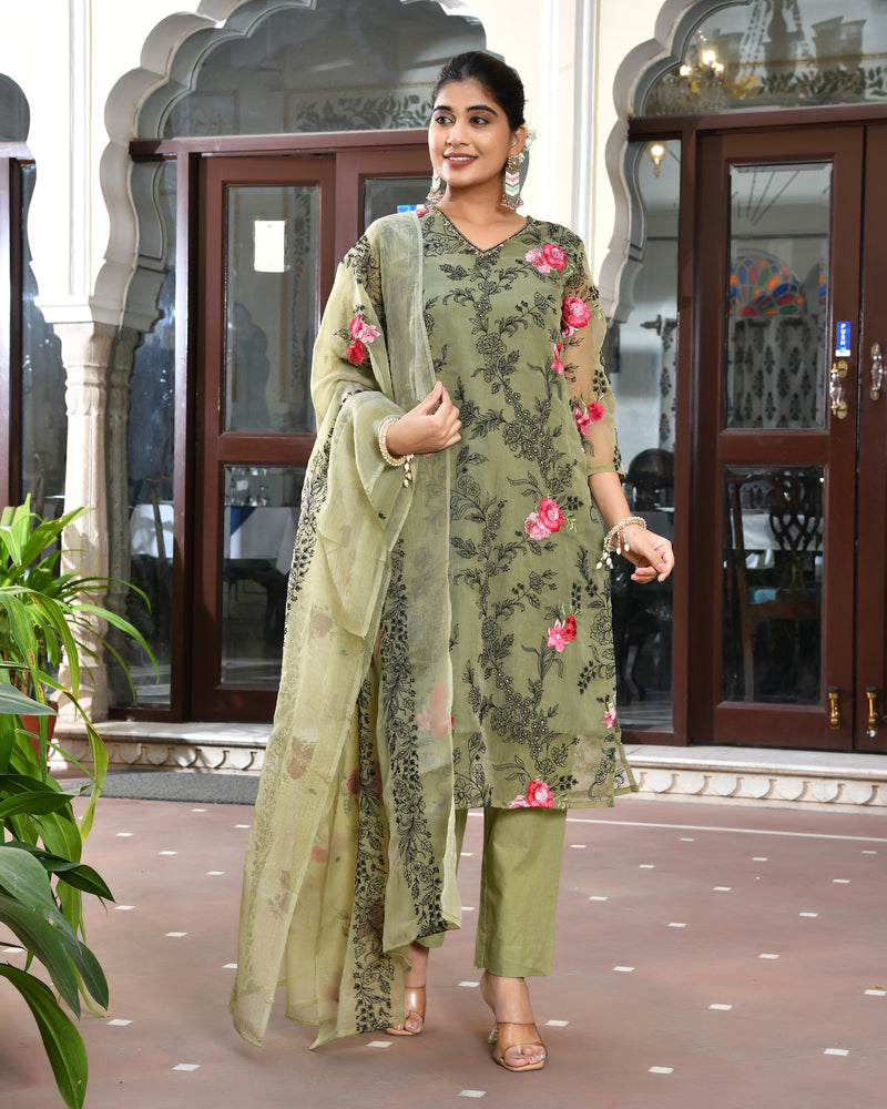 (Vaasva) Women organza pista embroidered suit set (Set of 5pc)