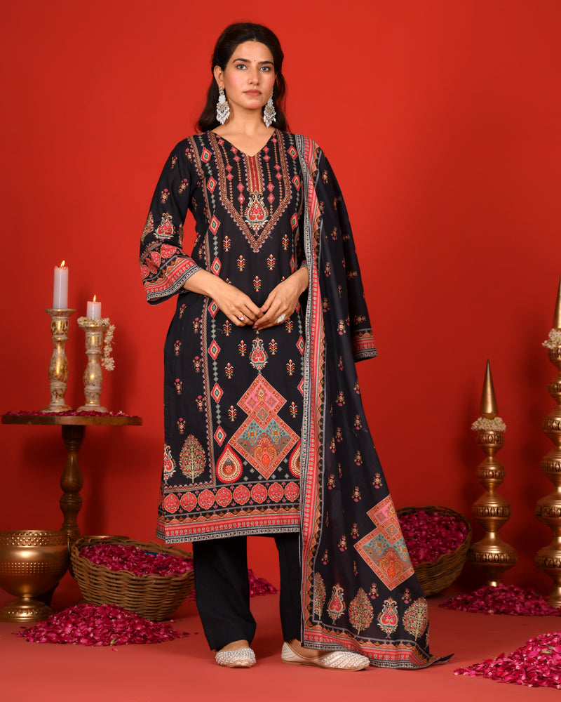 (Vaasva) Women black suit set with printed dupatta (Set of 5pc)