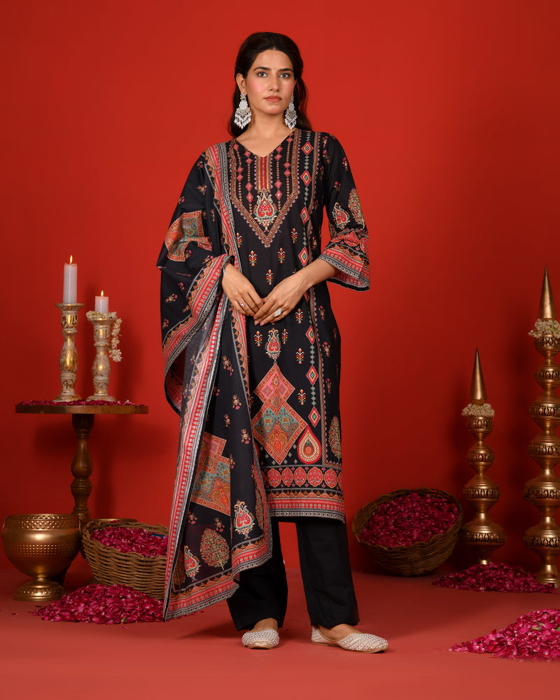 (Vaasva) Women black suit set with printed dupatta (Set of 5pc)