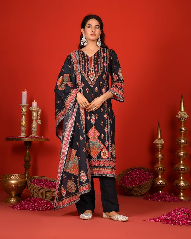 (Vaasva) Women black suit set with printed dupatta (Set of 5pc)