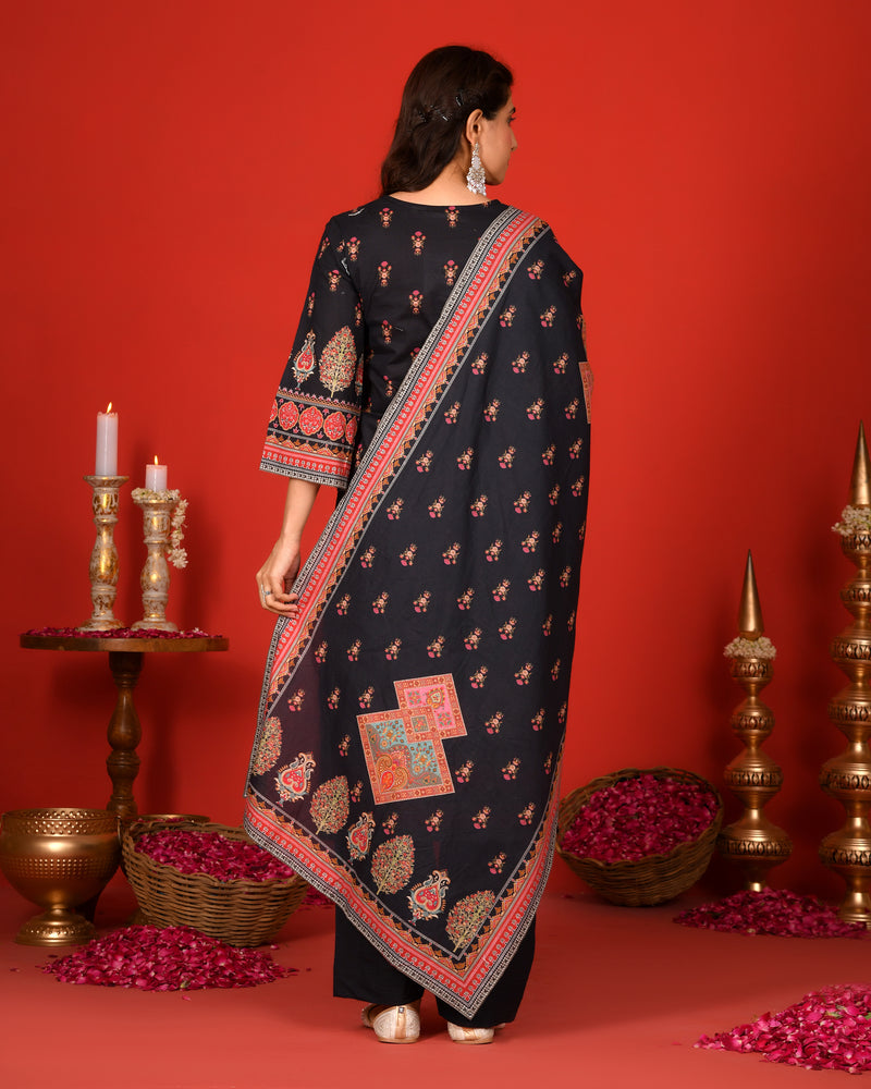 (Vaasva) Women black suit set with printed dupatta (Set of 5pc)