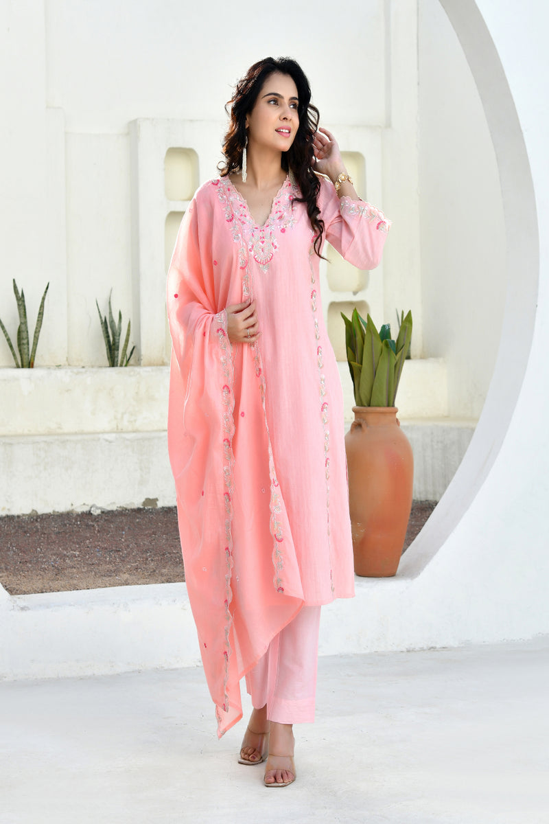 (Vaasva) Women solid peach multi embroidered suit set (Set of 5pc)