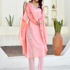 (Vaasva) Women solid peach multi embroidered suit set (Set of 5pc)