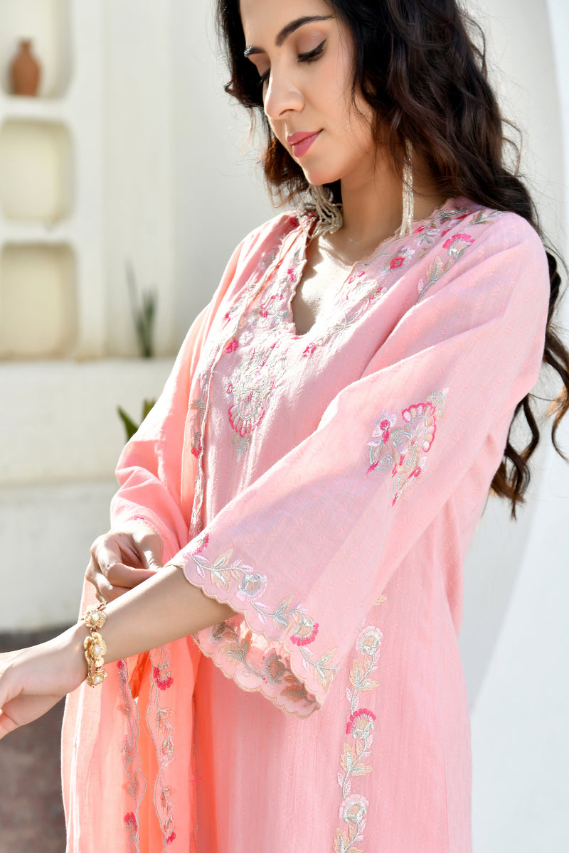 (Vaasva) Women solid peach multi embroidered suit set (Set of 5pc)