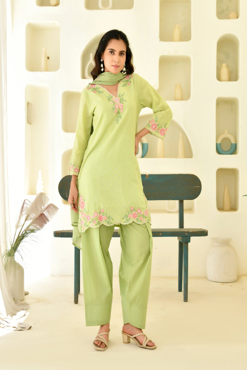 (Vaasva) Women parrot multi embroidered farshi salwar set (Set of 5pc)