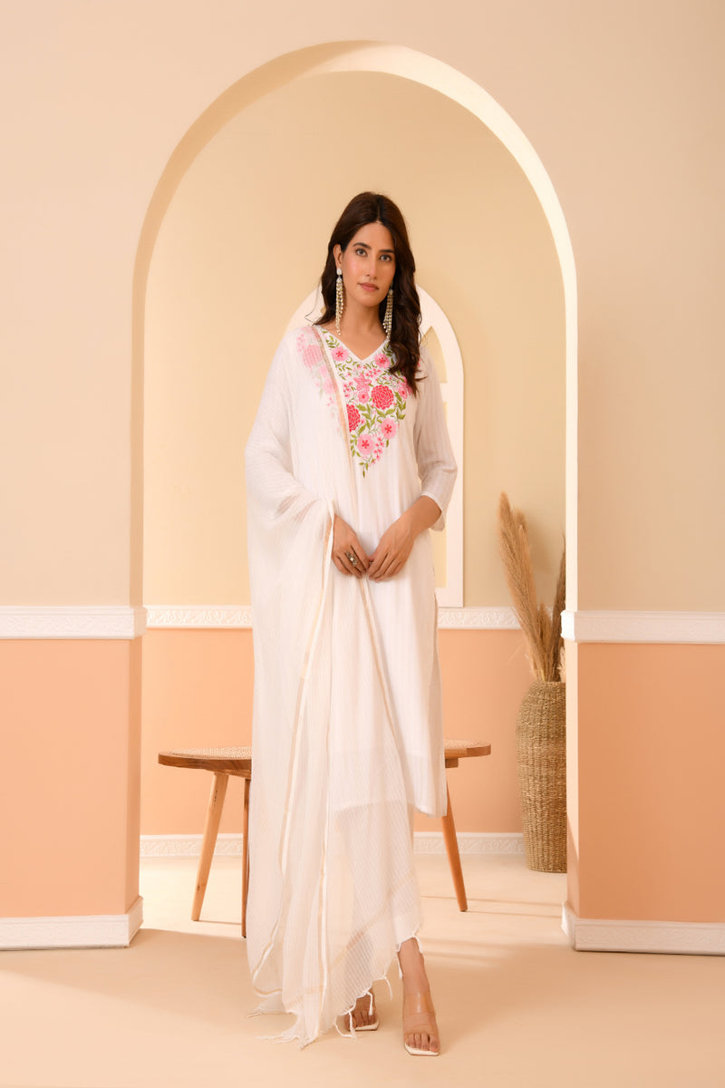 (Vaasva) Women white dobby embroidered suit set (Set of 5pc)