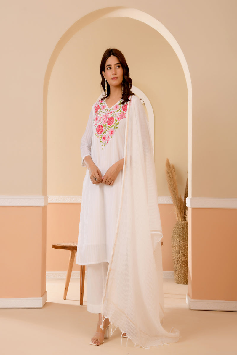 (Vaasva) Women white dobby embroidered suit set (Set of 5pc)