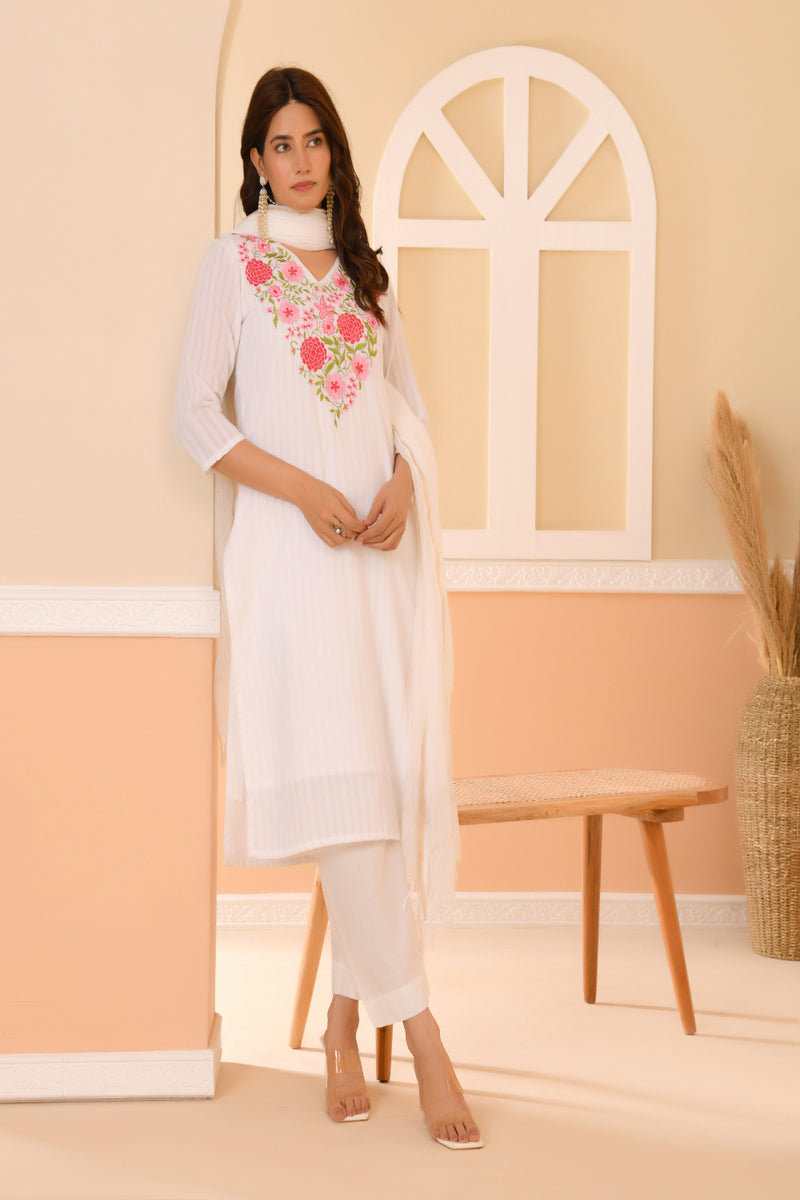 (Vaasva) Women white dobby embroidered suit set (Set of 5pc)