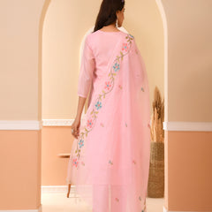 (Vaasva) Women solid pink multi placement embroidered suit set (Set of 5pc)