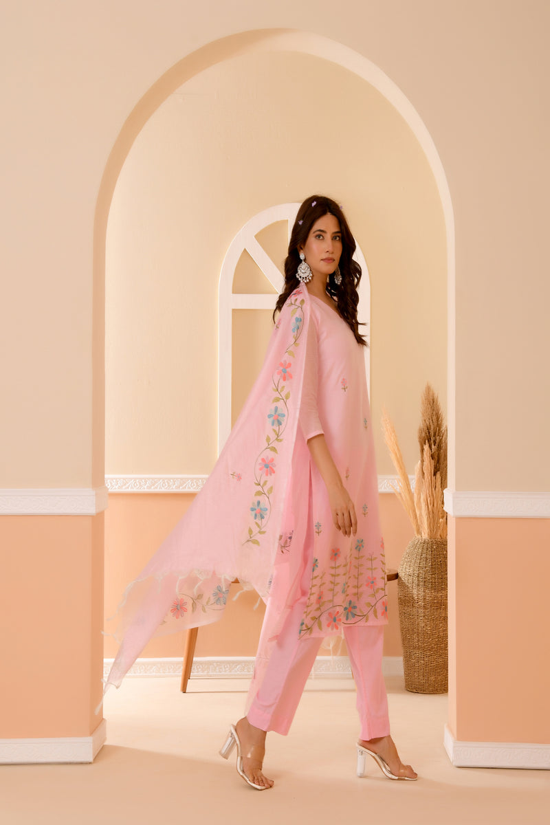 (Vaasva) Women solid pink multi placement embroidered suit set (Set of 5pc)