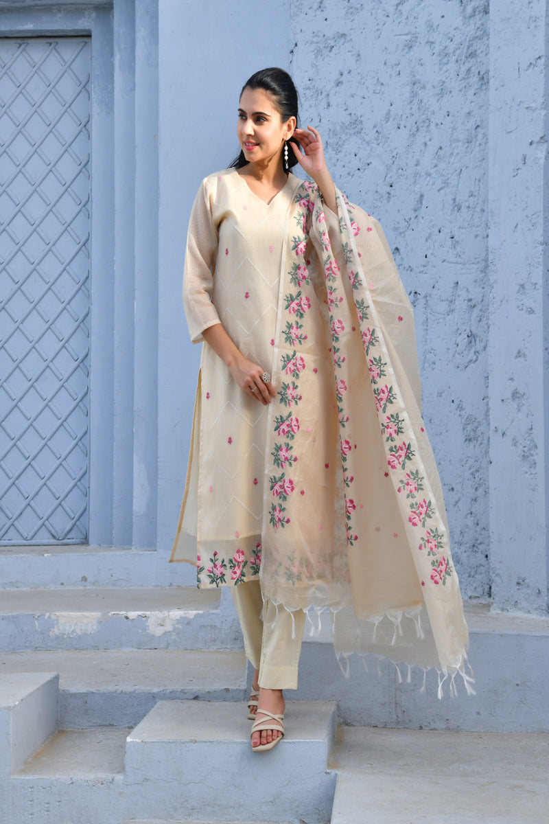 (Vaasva) Women creamchevron embroidered suit set (Set of 5pc)
