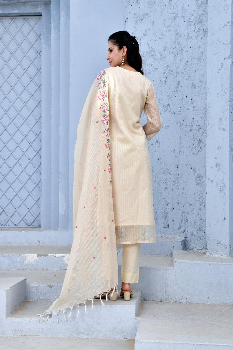 (Vaasva) Women creamchevron embroidered suit set (Set of 5pc)