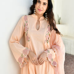 (Vaasva) Women peach applique aline suit set (Set of 5pc)