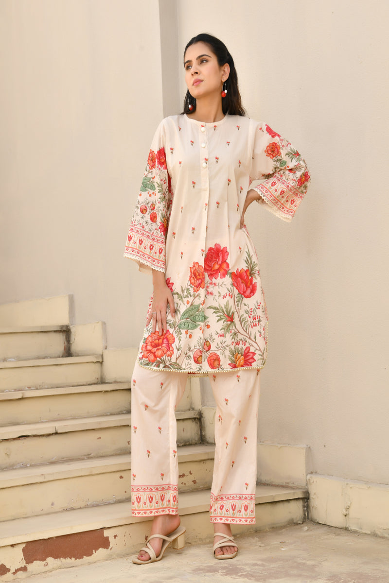 (Vaasva) Women red floral short kurti pant set with dupatta (Set of 5pc)