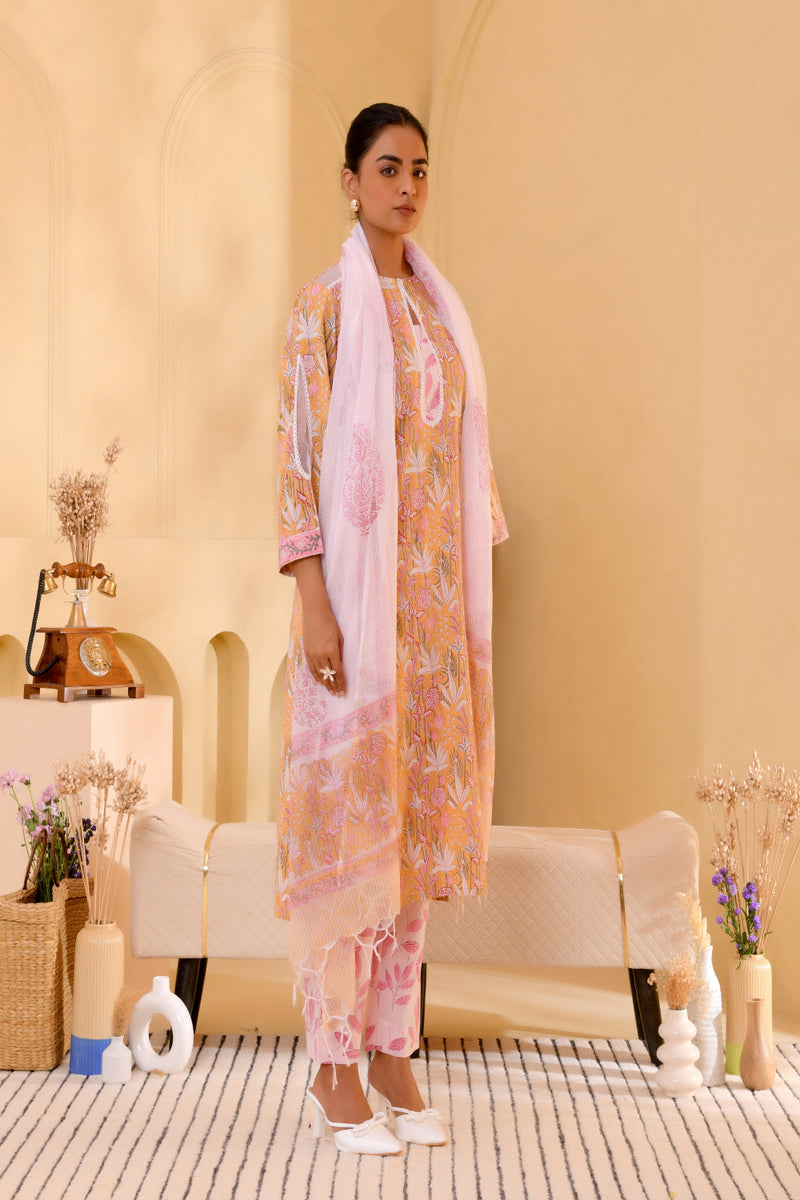 (Vaasva) Women mustard pear shaped block printed suit set (Set of 5pc)