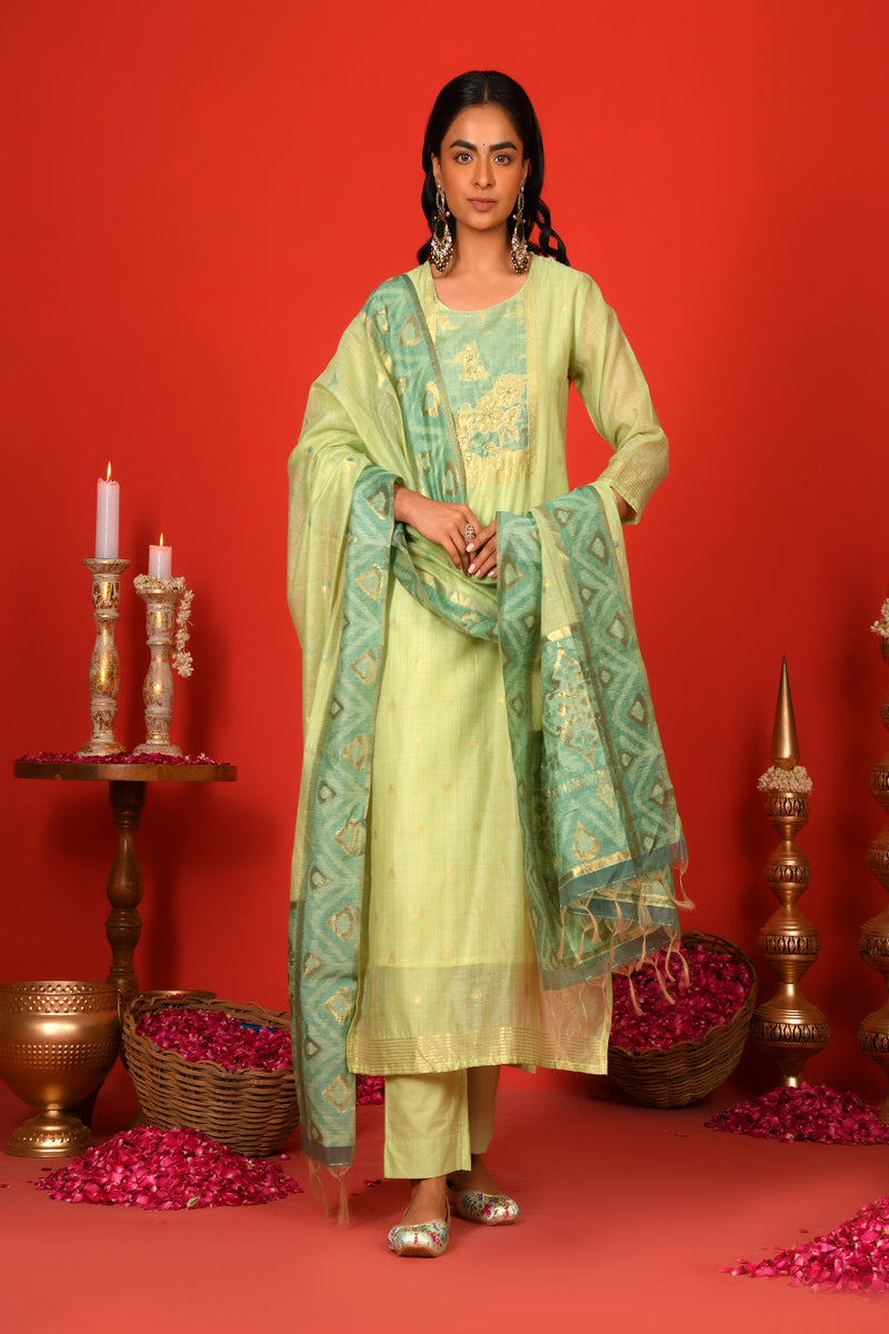 (Vaasva) Women Pastel Green butterfly floral pattern jamdani suits set (Set of 5pc)