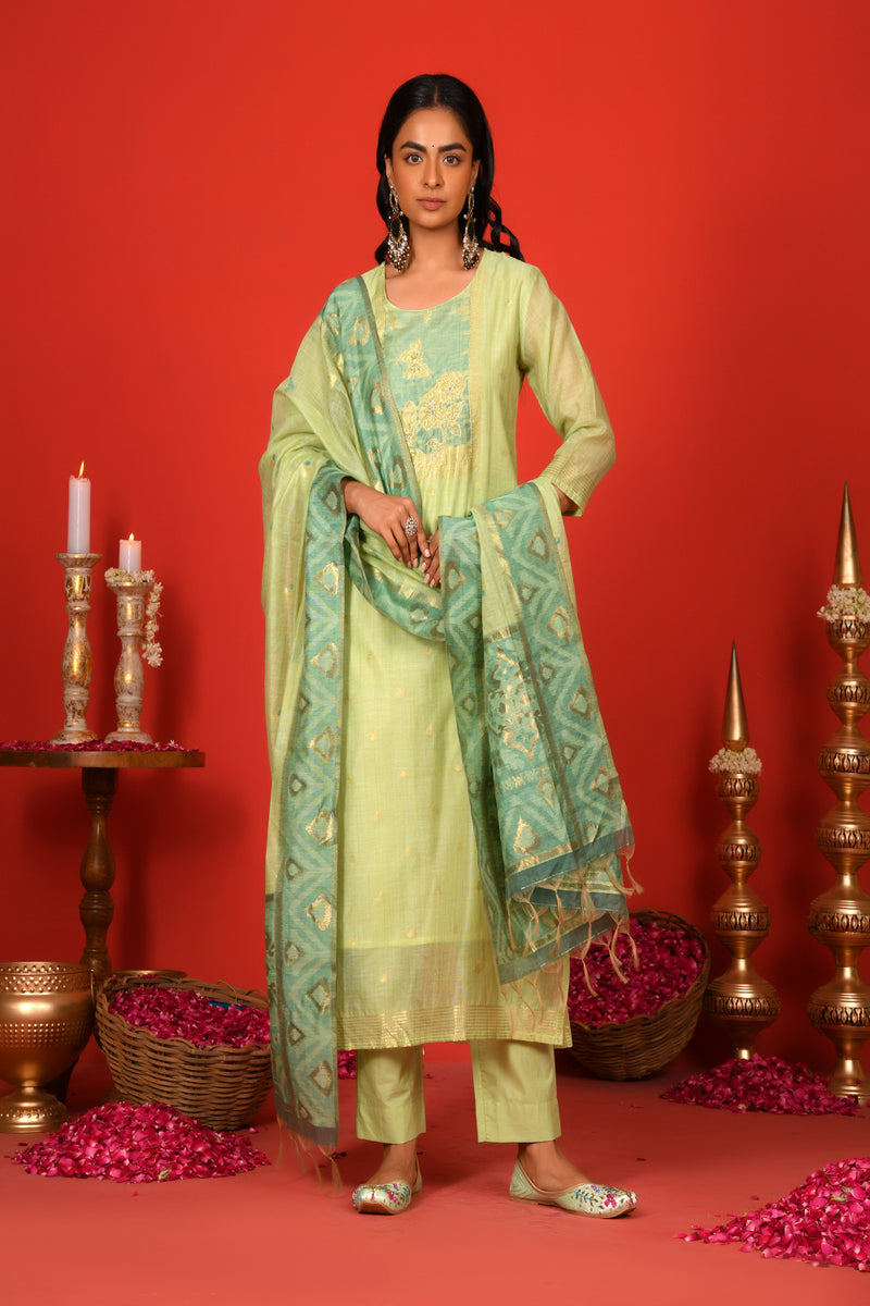 (Vaasva) Women Pastel Green butterfly floral pattern jamdani suits set (Set of 5pc)
