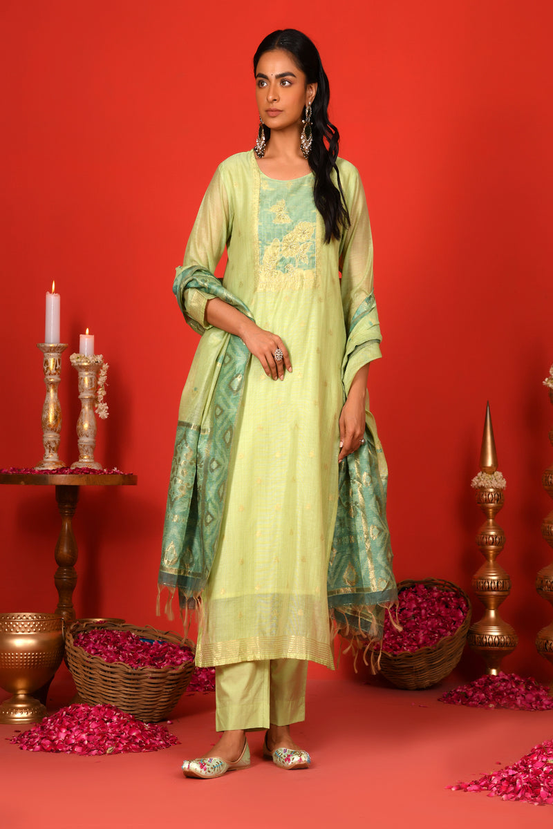 (Vaasva) Women Pastel Green butterfly floral pattern jamdani suits set (Set of 5pc)