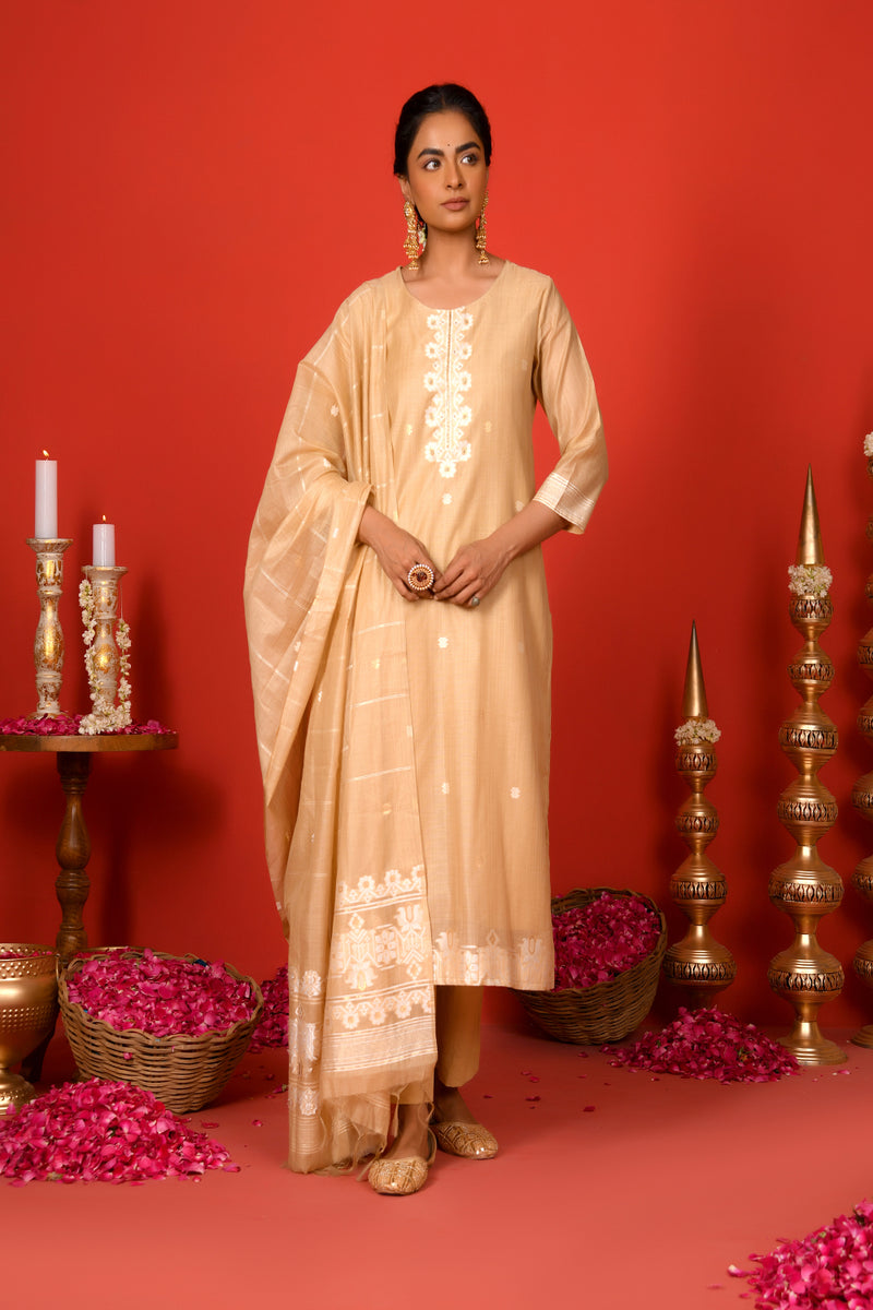 (Vaasva) Women Beige jamdani white placket suit set (Set of 5pc)