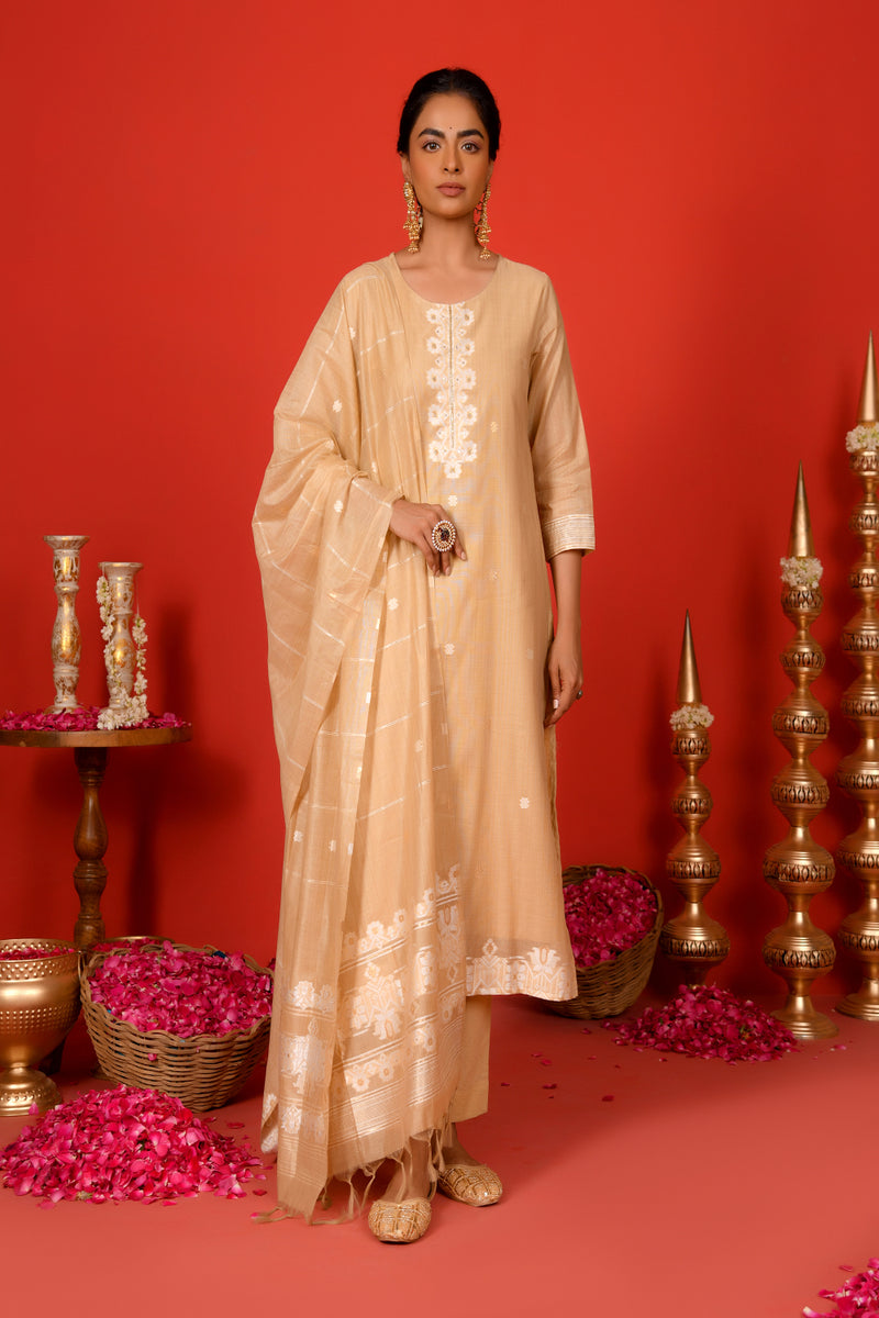 (Vaasva) Women Beige jamdani white placket suit set (Set of 5pc)