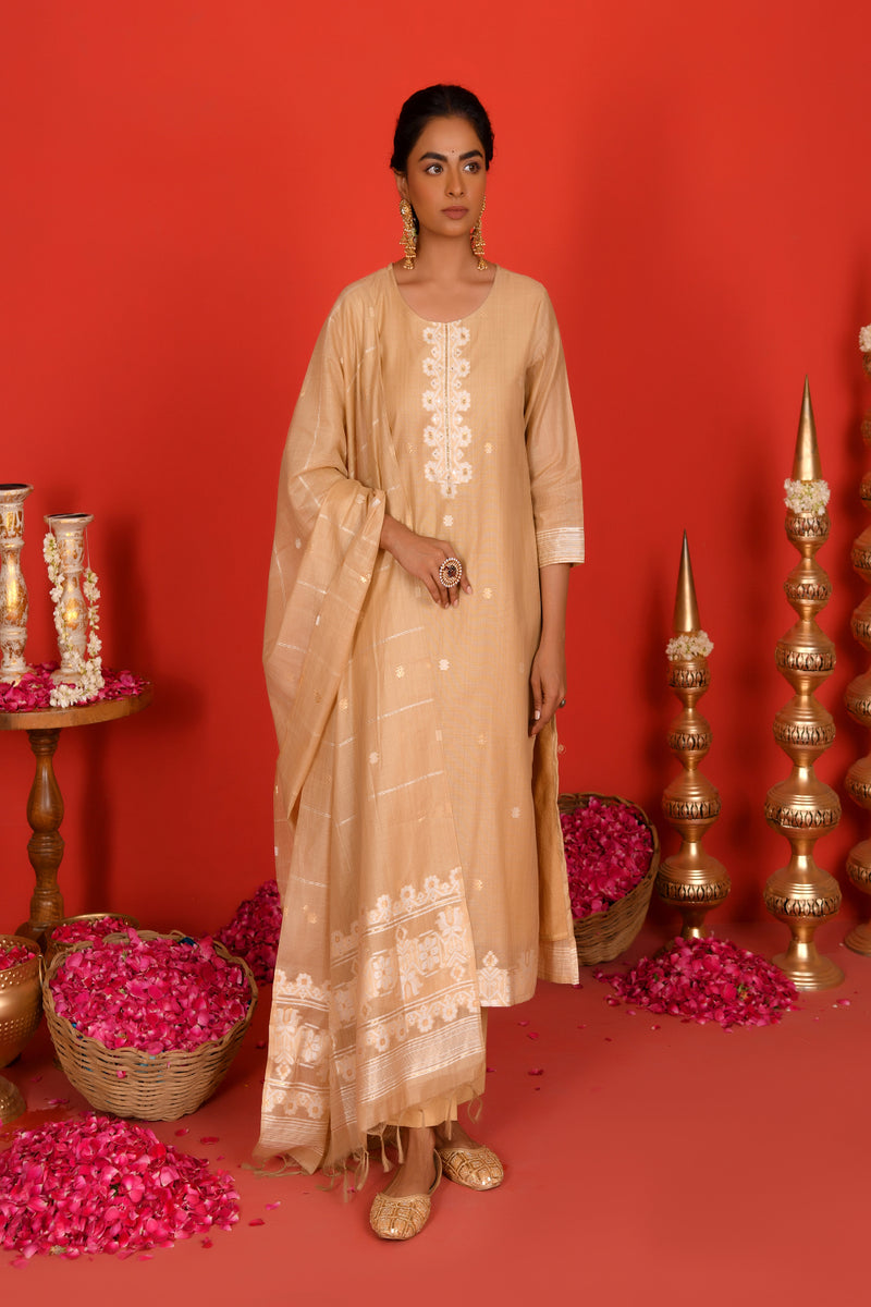 (Vaasva) Women Beige jamdani white placket suit set (Set of 5pc)