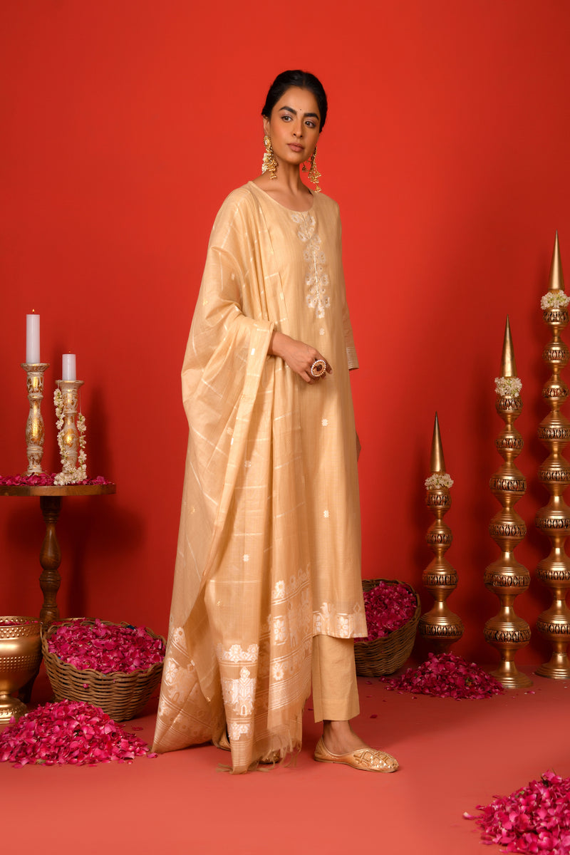 (Vaasva) Women Beige jamdani white placket suit set (Set of 5pc)