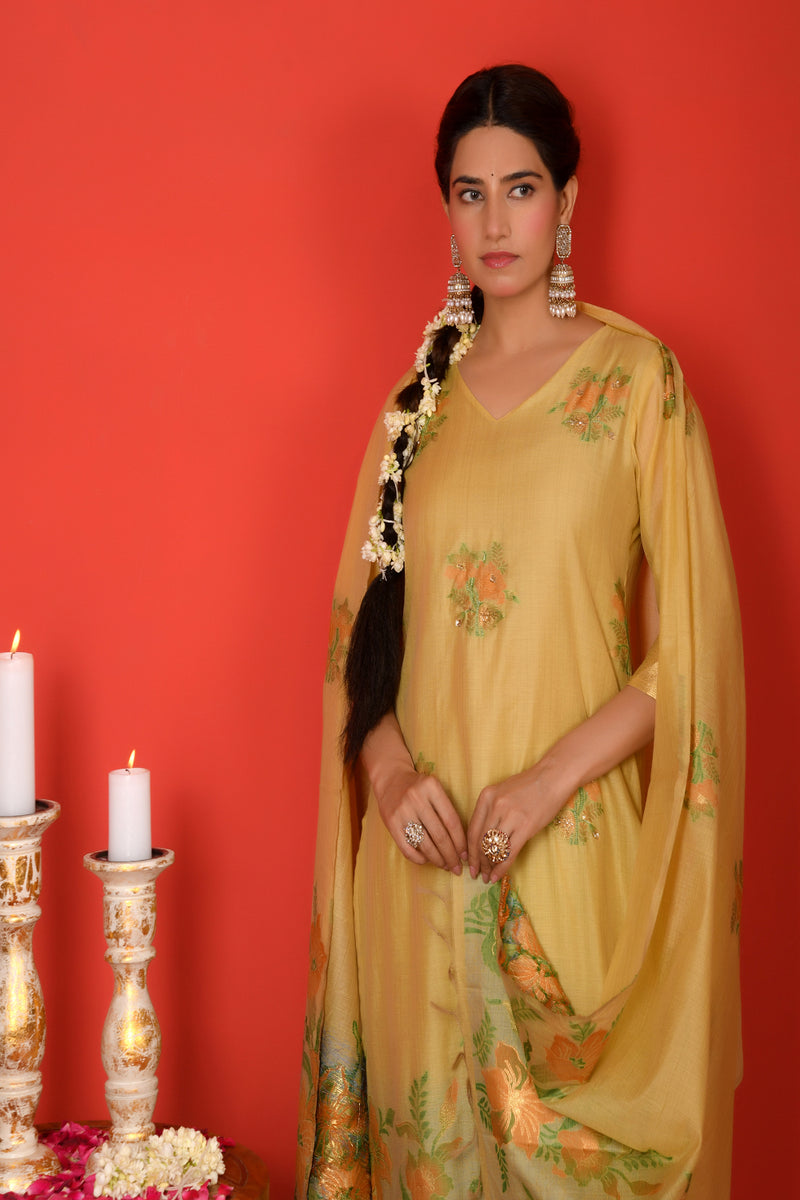 (Vaasva) Women mustard floral jamdani placement suit set (Set of 5pc)