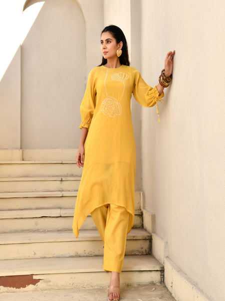 (Vaasva) Women Yellow Mulchanderi floral  bandej kurta pant set  (Set of 5 Pc)