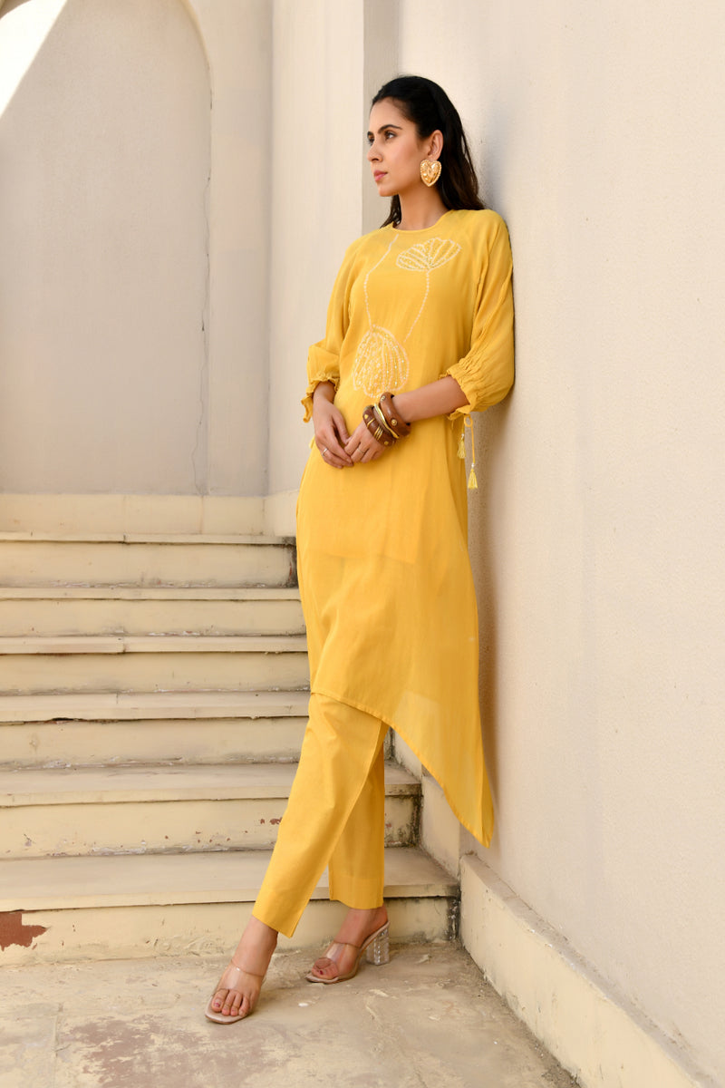 (Vaasva) Women Yellow Mulchanderi floral  bandej kurta pant set  (Set of 5 Pc)