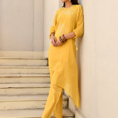 (Vaasva) Women Yellow Mulchanderi floral  bandej kurta pant set  (Set of 5 Pc)