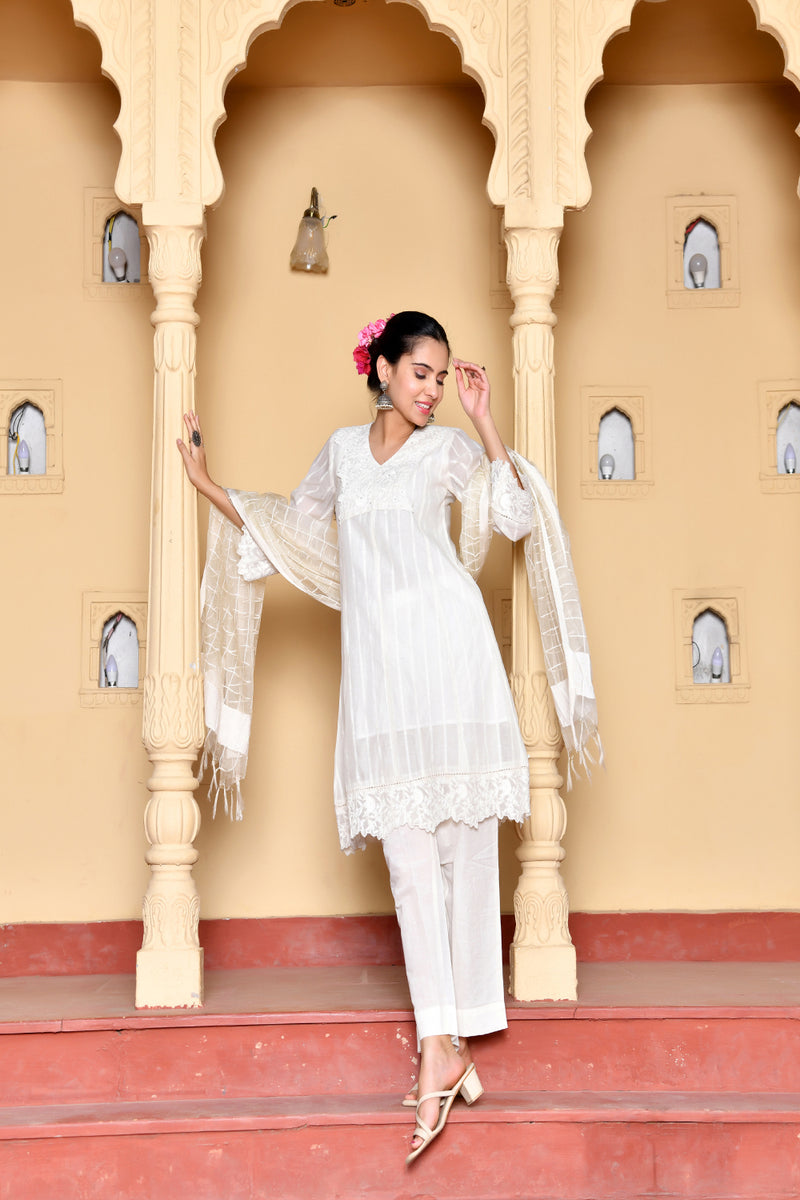 (Vaasva) Women Cream striped woven dobby chanderi cut work  suit set  (Set of 5 Pc)