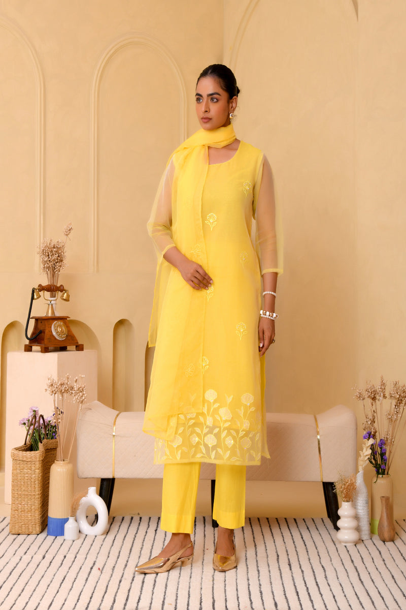 (Vaasva) Women yellow Organza applique suit set  (Set of 5 Pc)